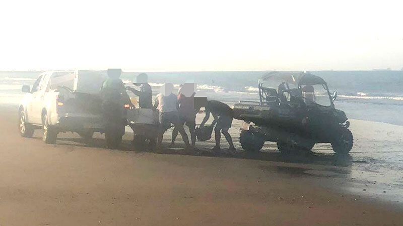 Operación contra la venta ambulante ilegal en la playa de Punta