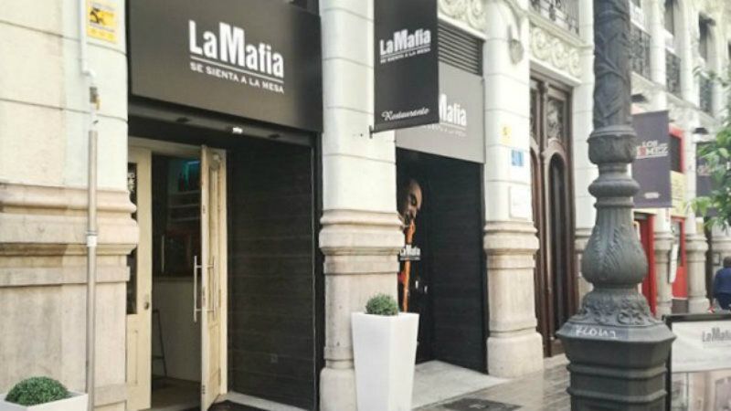 El runrún: La Mafia, en pleno centro y buscando personal