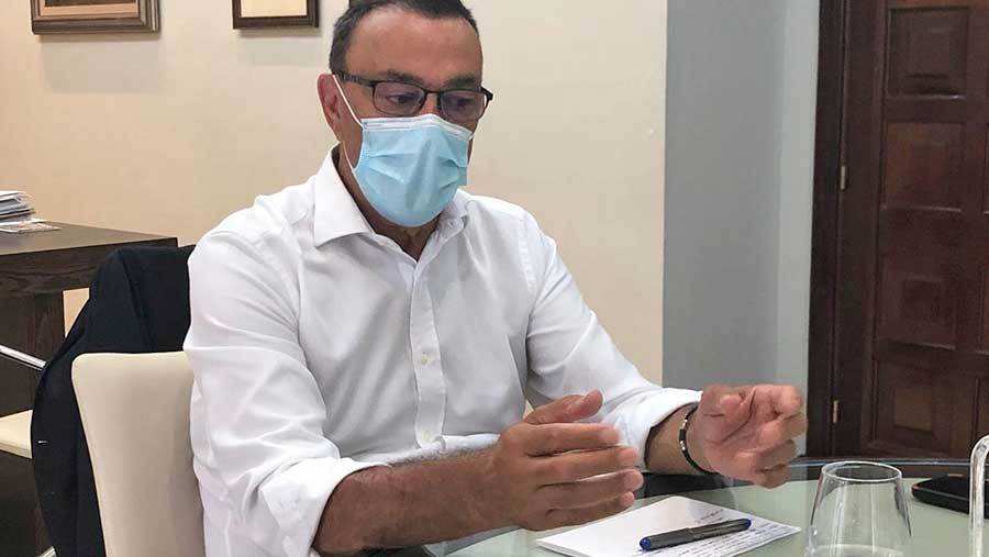 Caraballo cree que los agricultores tienen 'mucho que decir' en los asentamientos y destaca el modelo cartayero