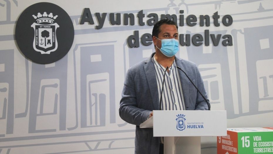 “En las colas ante el servicio de Registro General del Ayuntamiento se viven diariamente dramas personales”