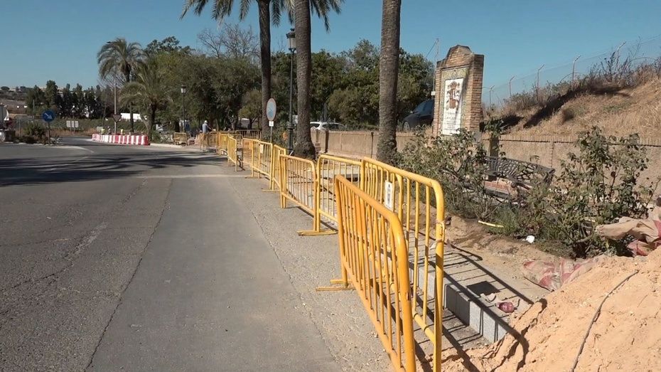Finaliza la obra del acerado de la avenida de América en Palos de la Frontera