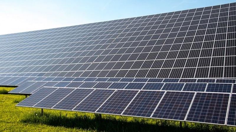 Atlantica refinancia dos plantas solares con un bono de 326 millones de euros