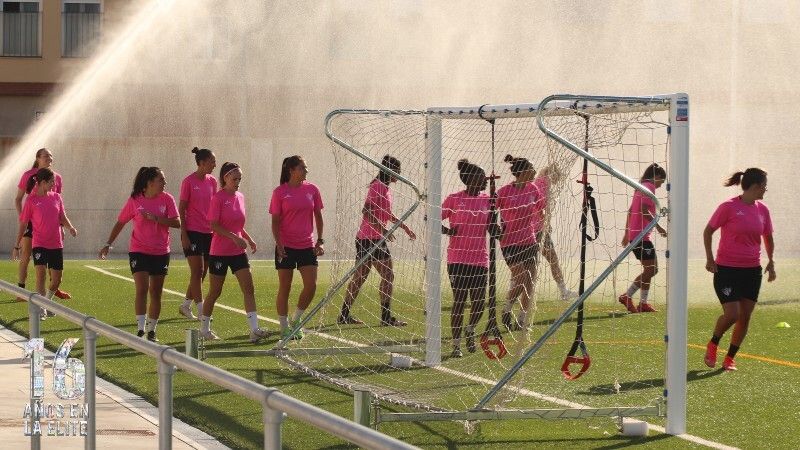 'Bienvenidos al fútbol romántico', lema de la campaña de abonados del Sporting Huelva