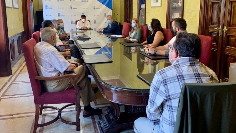 Reunión municipal con los vecinos del Barrio Obrero para tratar las actuaciones de mejora en la zona