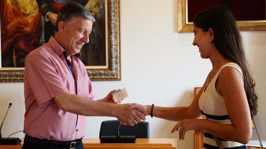 Cinco estudiantes palermos reciben las Becas Erasmus del Ayuntamiento