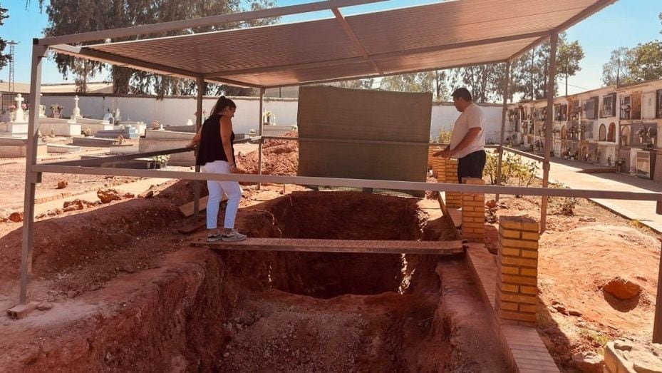 Proyectiles y restos óseos fracturados: finaliza la exhumación en la primera fosa común de Riotinto