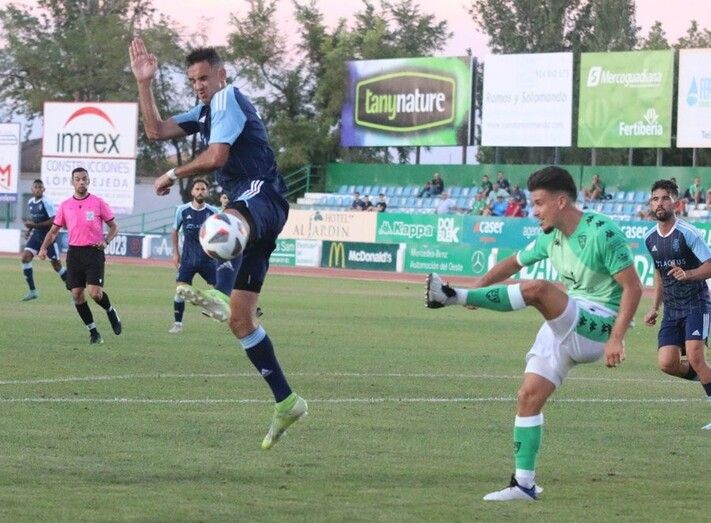 Derrota con el once de la liga (1-0)