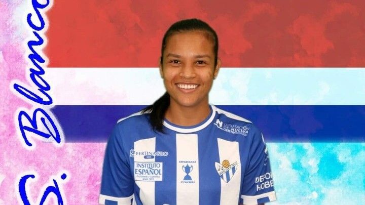 Zala Meršnik, Hmírová, Carrasco y Blanco, convocadas por sus selecciones