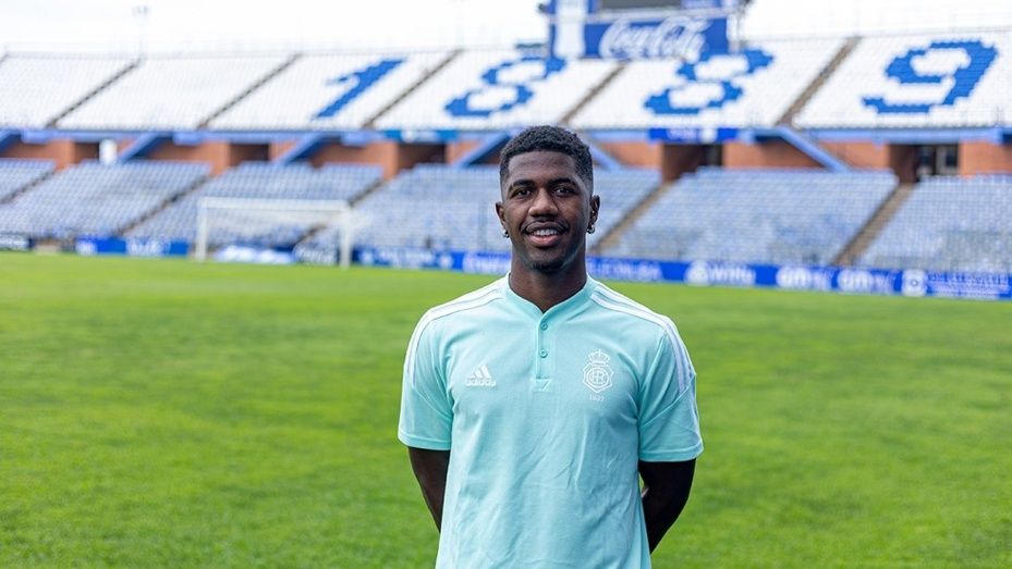 El Recre llega a un acuerdo con el Rayo Majadahonda para el traspaso del extremo brasileño Laerte Polydoro