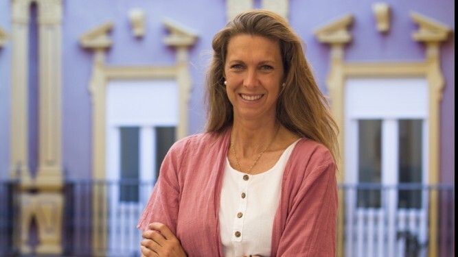 Rocío Pérez de Ayala se 'calienta' contra el Equipo de Gobierno: 'Los que nos gobiernan son una manada de inútiles e incompetentes'