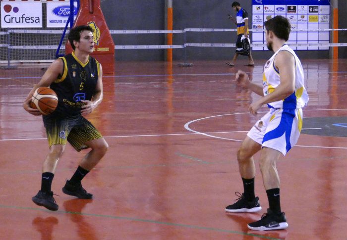 Victorias del Enrique Benítez y del Moguer en el Trofeo Diputación