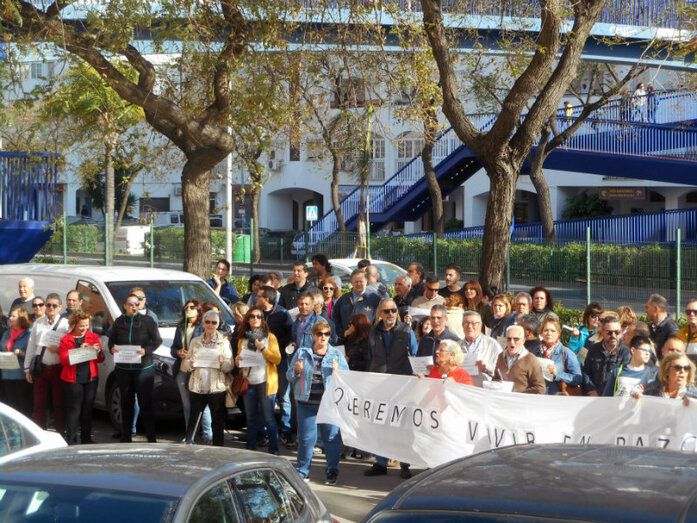 Los vecinos de la avenida Costa de Luz siguen sin recibir respuestas y volverán a echarse a la calle