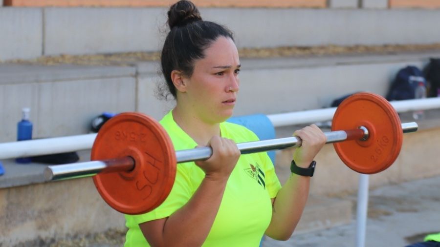 Sandra Bernal ya pisa el césped en la quinta semana de pretemporada del Sporting