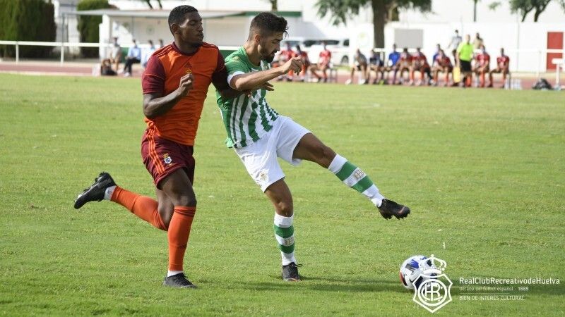 Víctor Barroso activa la ilusión en Punta Umbría (2-0)