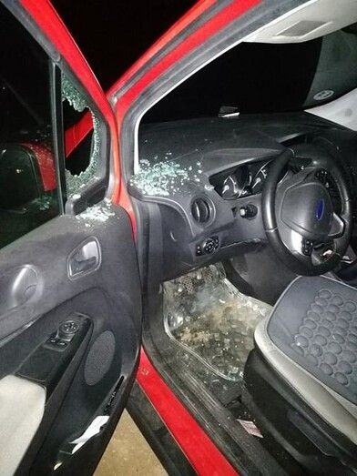 Se encuentra su coche destrozado y le roban las llaves de casa mientras está pescando en El Espigón