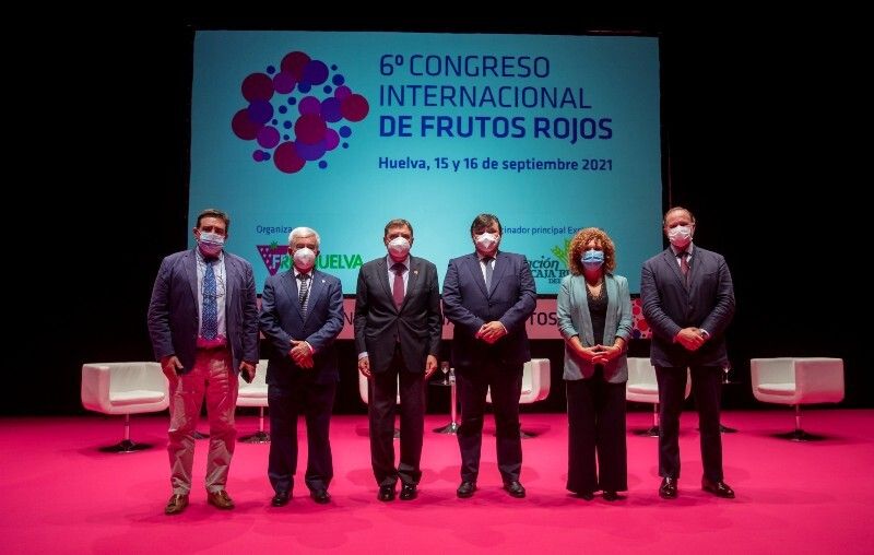 Carlos Ríos asegura en la apertura del VI Congreso Internacional de Frutos Rojos que las berries “salvan vidas” por su alto nivel de “salud y bienestar”