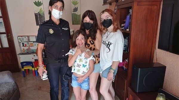 El runrún: Si te llaman del 955 800 008, cógelo