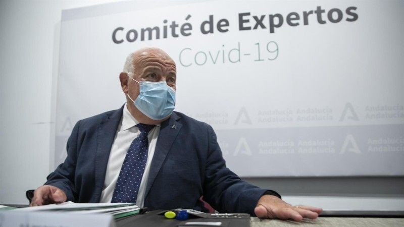 Andalucía quiere vacunar con la tercera dosis a los mayores de 80 años y a los grupos dependientes en domicilio