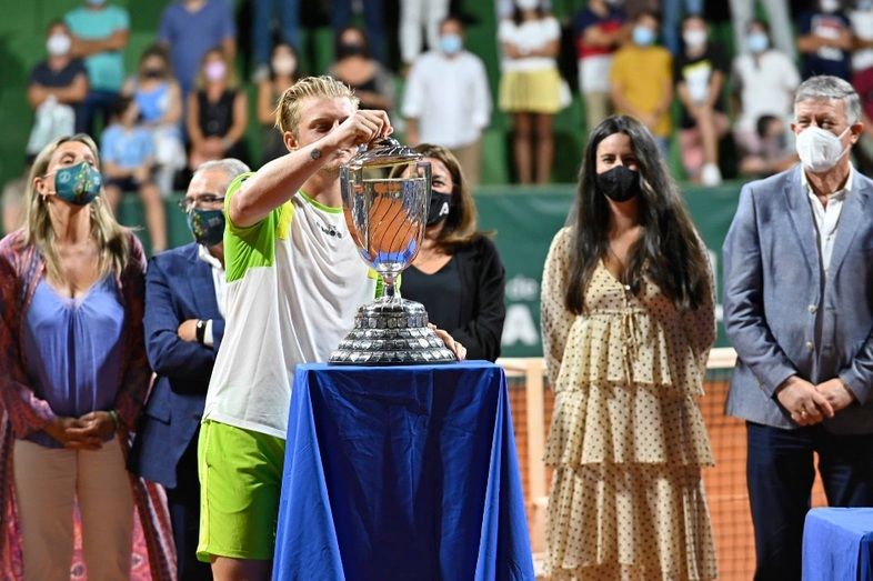 Alejandro Davidovich se alza ante Feliciano López con la 96ª Copa del Rey