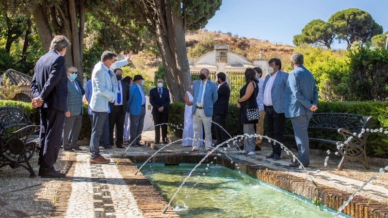 La Hermandad de la Cinta culmina la rehabilitación del Santuario con la bendición de sus jardines