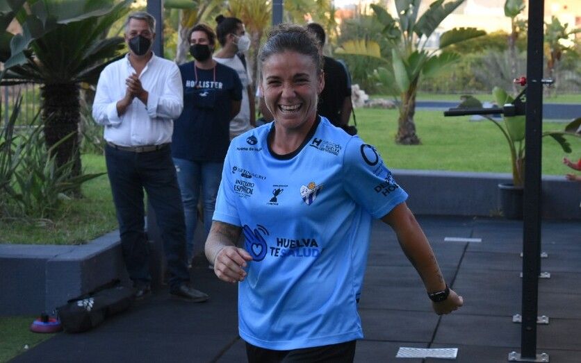 Manuela Romero asegura que 'estamos con muchas ganas' y Gabriel Cruz le abre las puertas del Campo de fútbol del Torrejón al Sporting