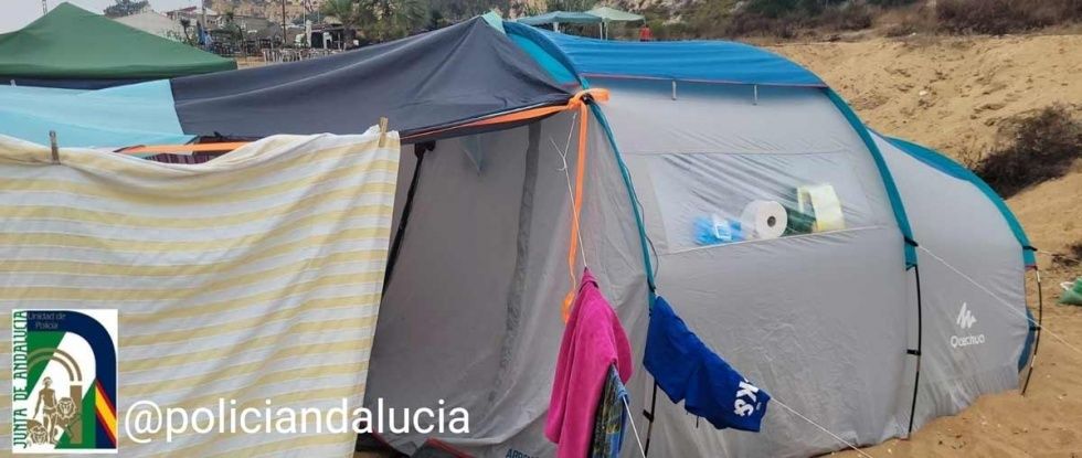 Acampadas ilegales, barbacoas y droga en la playa de la Estrella de Mazagón