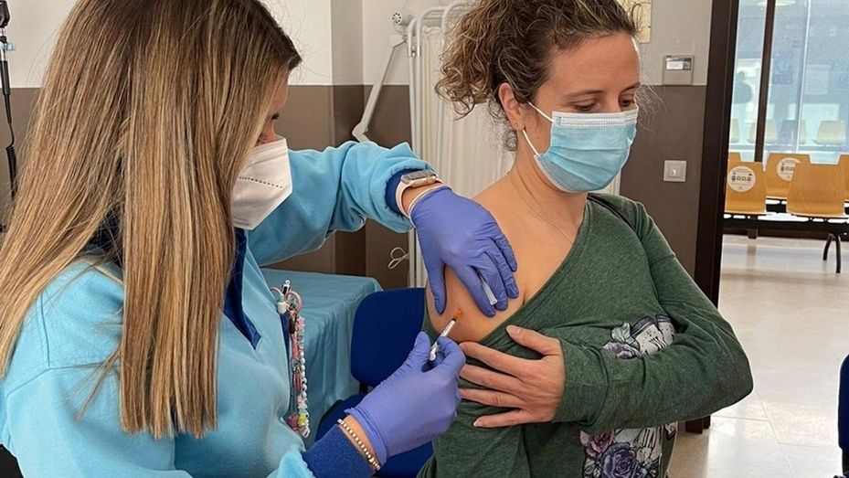 Andalucía sigue sin fecha para iniciar la vacunación de la gripe y de la cuarta dosis contra el Covid