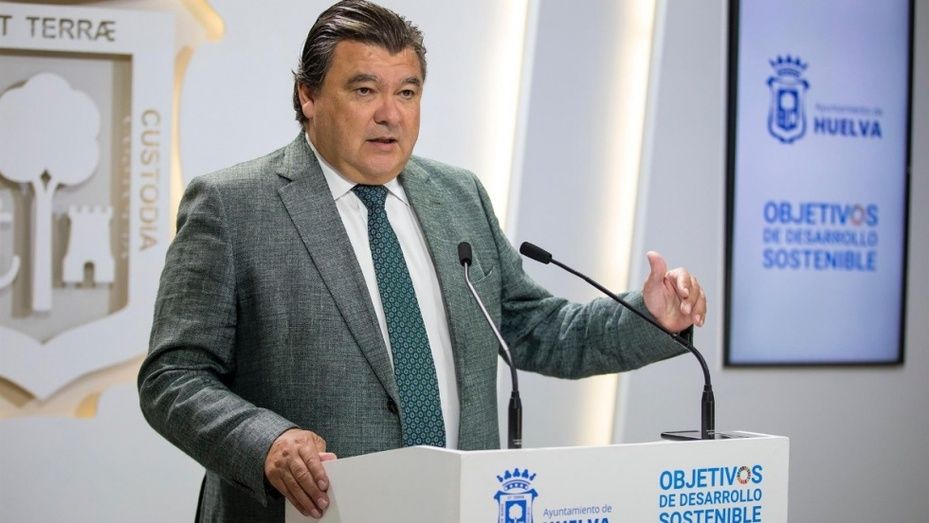 La Junta plantea limitar las fechas para encender el alumbrado navideño y el alcalde de Huelva lo tilda de una 'ocurrencia desafortunada'