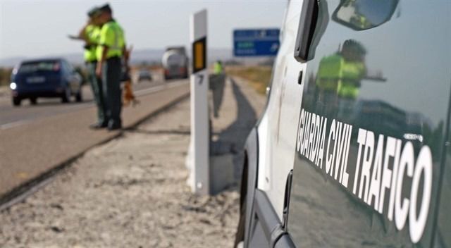 Muere un hombre tras volcar su turismo en el Camino de Villalba en Almonte