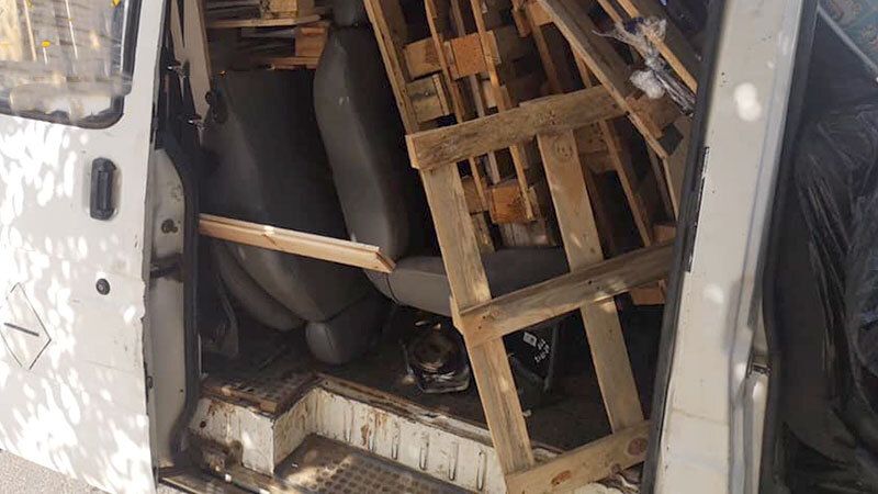 Sorprenden en Lepe con un carné falso al conductor de una furgoneta cargada de palés