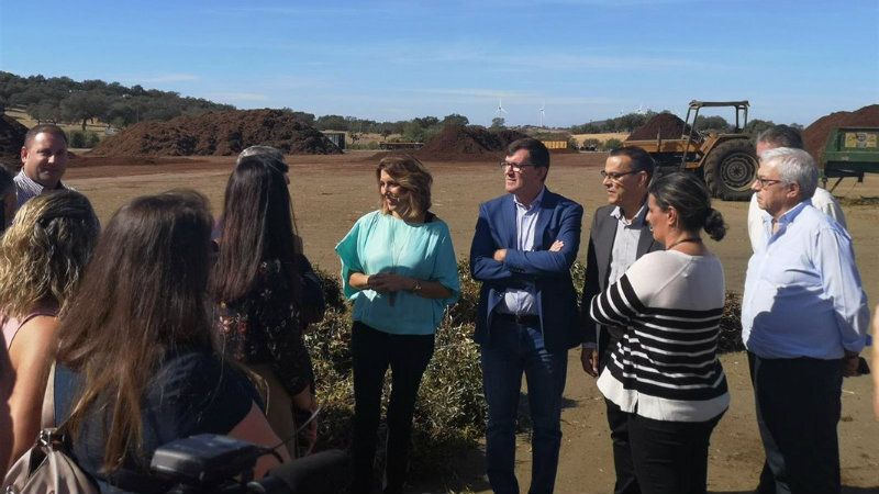 Susana Díaz considera que 'el trabajo de Ignacio Caraballo por la provincia de Huelva es encomiable'