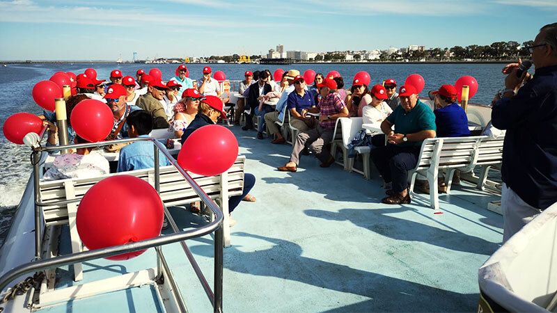 La asociación de pacientes cardiacos celebró su gala anual de paseo por ría