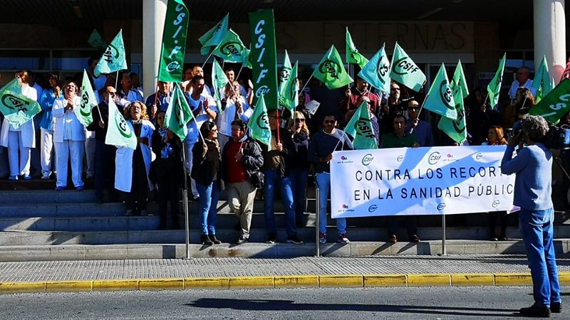 Denuncian la falta de nueve médicos en las Urgencias del Juan Ramón Jiménez