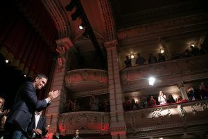 Pedro Sánchez asegura que con la derecha en el Gobierno Torra y Puigdemont harían 'la ola'