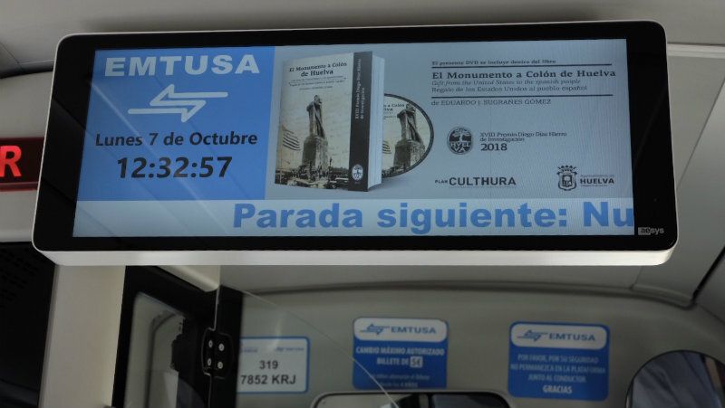 Vídeo documental en bucle de la inauguración del Monumento a Colón esta semana en los autobuses de Emtusa