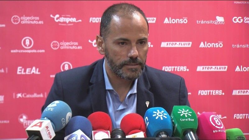 Sonrisas y lágrimas de Salva Ballesta contra el Recre