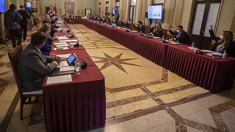 Aprobada la exención del pago de la tasa de veladores hasta junio y ayudas de 500 euros para los taxistas, entre otras