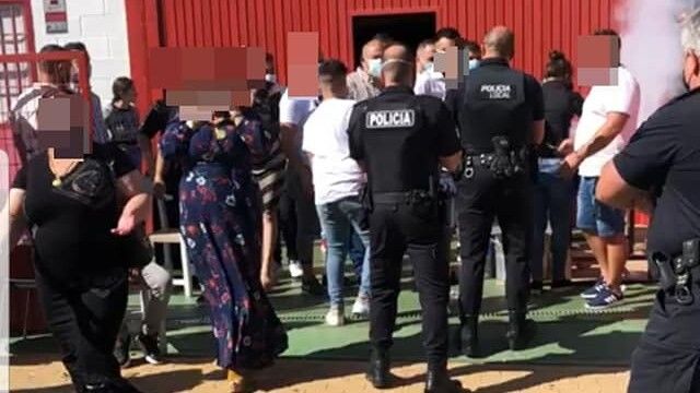 Desalojan una fiesta privada en un polígono de Almonte con casi 200 personas que no respetaban las medidas sanitarias