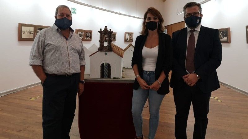 La Isla Cristina de ayer se muestra en la galería Charo Olías de la localidad