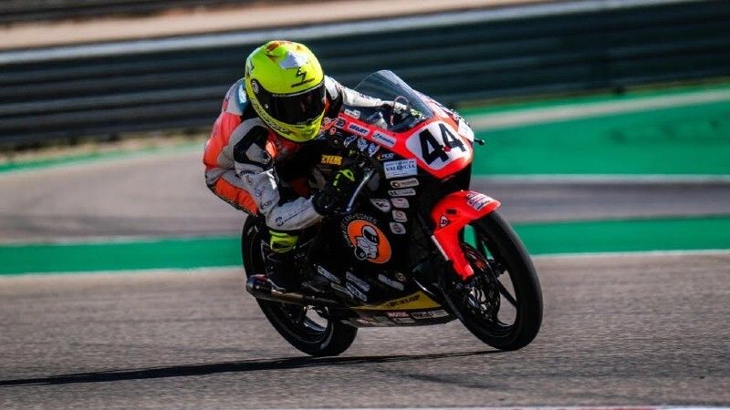 Hugo Millán logra el récord júnior en carrera del circuito de Motorland en Alcañiz