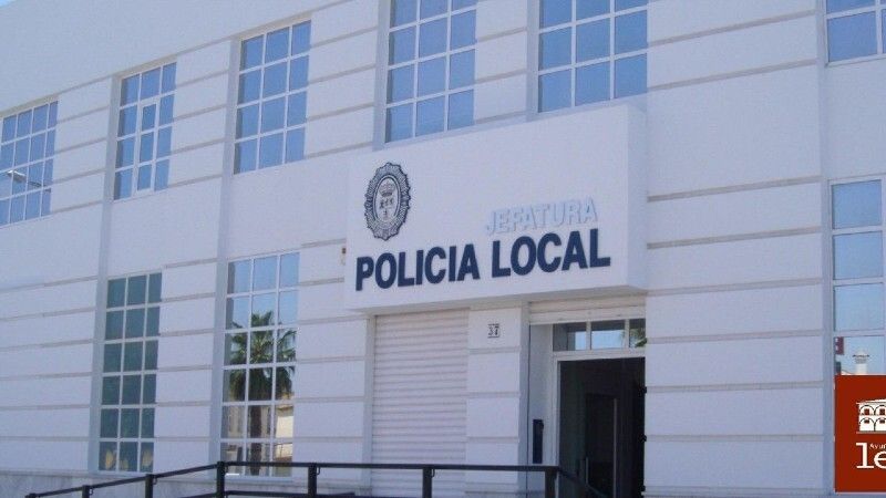 Se percatan de que era perseguido por una orden de búsqueda cuando lo estaban denunciando por saltarse el toque de queda