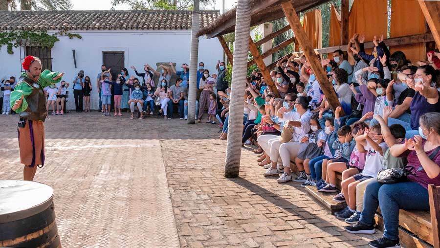 El Día de la Hispanidad abre las puertas del Muelle y el Foro con actividades para toda la familia