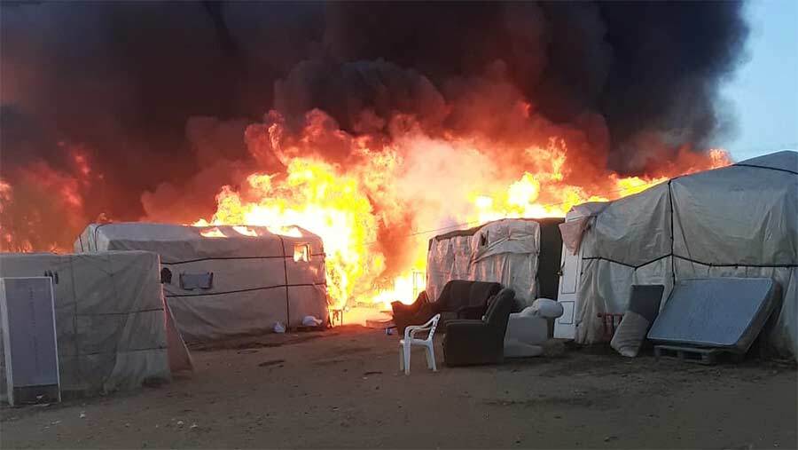 El Ayuntamiento de Lepe 'comienza a realojar' a 40 afectados en el incendio del asentamiento chabolista