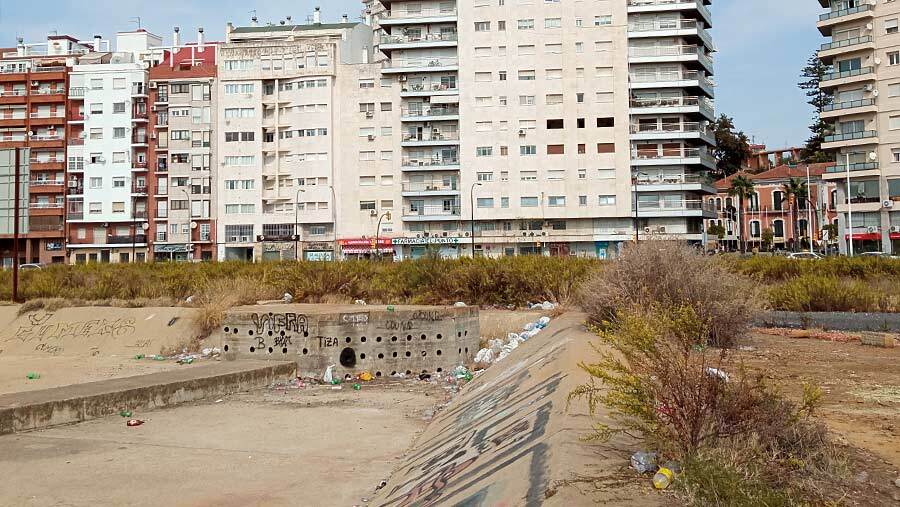 Los jóvenes ya tienen 'botellódromo'