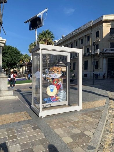 La mascota del Mundial se instala en la plaza de las Monjas e invita a fotografiarse con ella