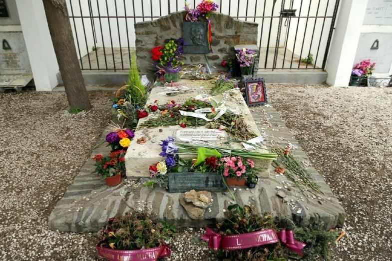 ¿Es Antonio Machado el símbolo que necesitamos?