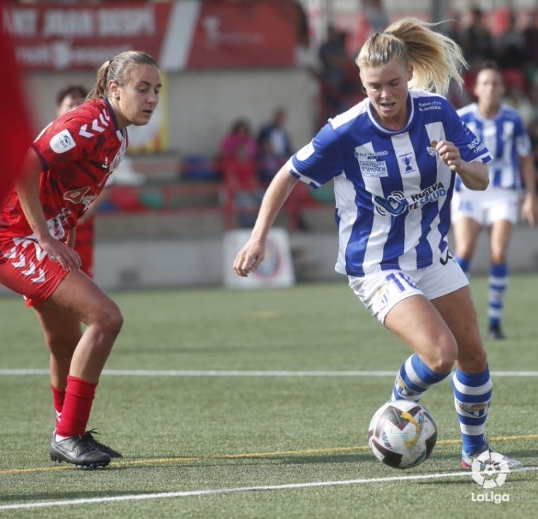 El Sporting Huelva se estrena a domicilio (1-2)