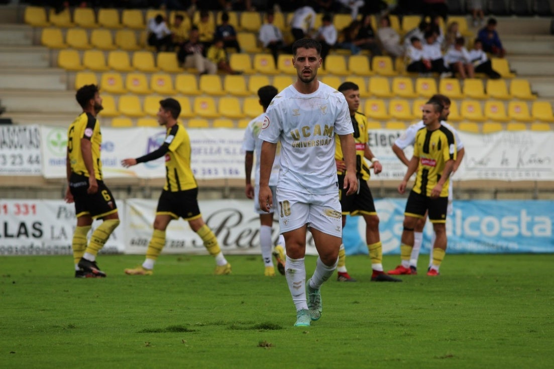 El UCAM Murcia completa una semana para olvidar del San Roque de Lepe (1-2)