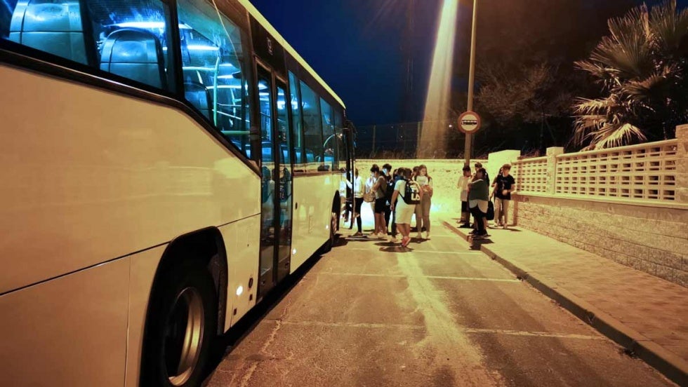 Almonte implanta un servicio de autobús urbano gratuito orientado a los estudiantes