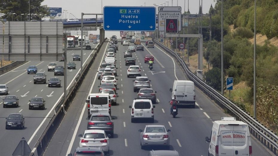 La DGT inicia una campaña especial de control de las condiciones de los vehículos por el factor de riesgo de la antigüedad